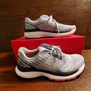 New Balance running shoe 8 -2E